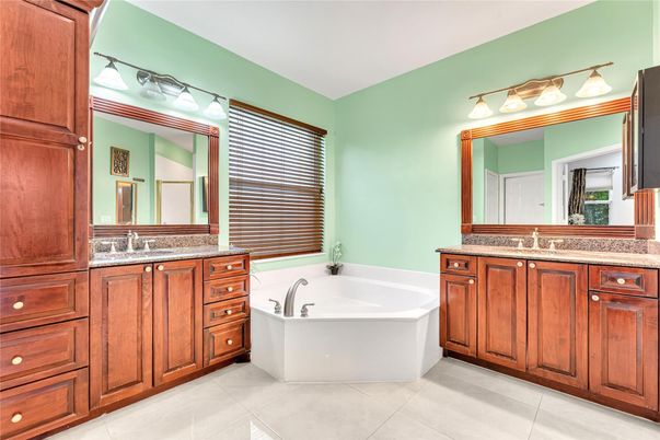 Bathroom, Dual Sink Vanities, Free Standing Baths, Interior