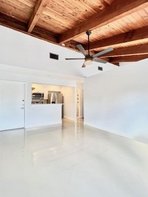 Empty room, Interior, Kitchen, Wooden Beams, Wooden Ceilings