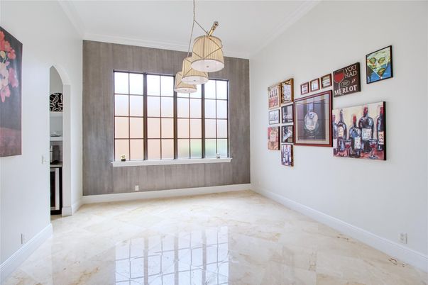 Empty room, Interior, Pendant Lights