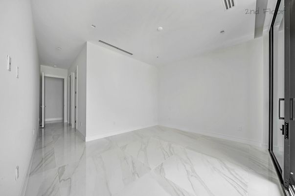 Empty room, Interior, Marble, Recessed Lighting