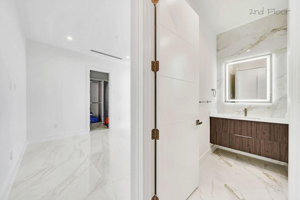 Bathroom, Interior, Marble, Marble Walls, Recessed Lighting