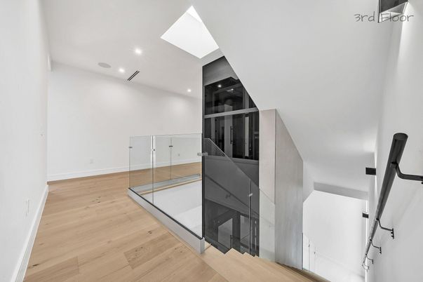 Fitness Equipment, Interior, Recessed Lighting, Wood Texture Flooring