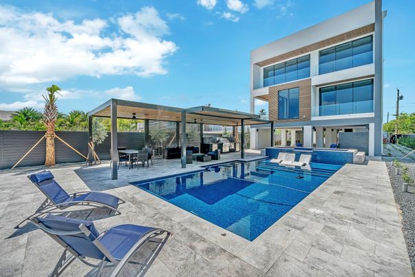 Exterior, Pool