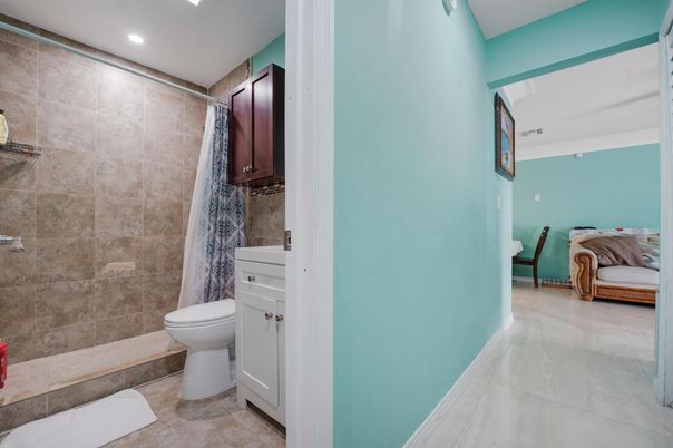 Bathroom, Interior, Recessed Lighting
