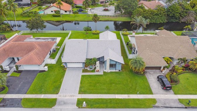 Exterior, Drone