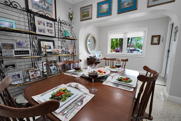 Dining room, Interior