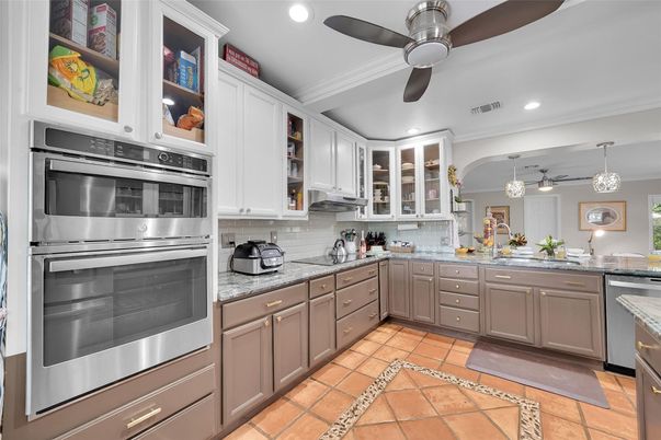 Interior, Kitchen, Pendant Lights, Recessed Lighting, Stainless Steel Appliances