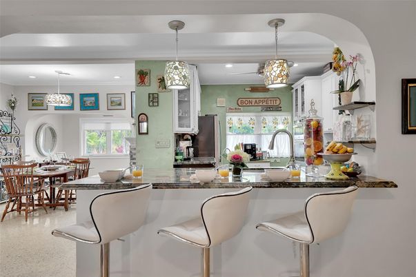 Dining room, Interior, Kitchen, Pendant Lights, Recessed Lighting