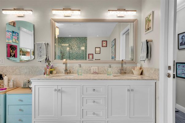 Bathroom, Dual Sink Vanities, Interior
