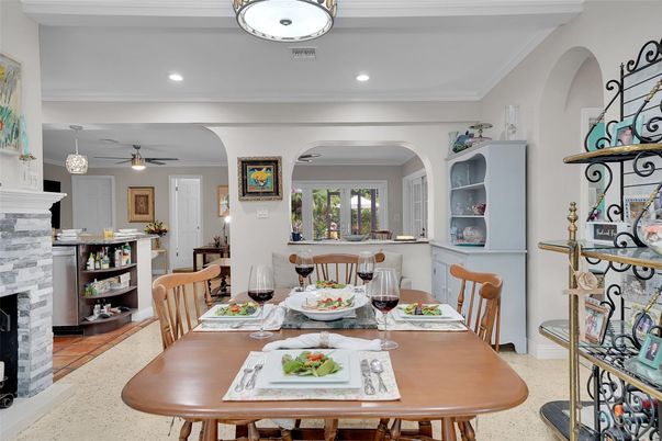 Dining room, Fireplace, Interior, Pendant Lights, Recessed Lighting