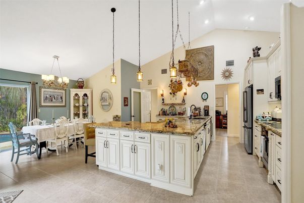 Chandelier, Dining room, Interior, Kitchen, Pendant Lights, Recessed Lighting