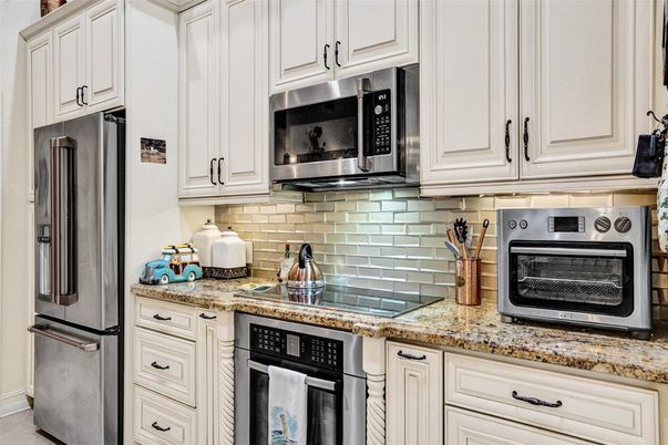 Interior, Kitchen, Stainless Steel Appliances
