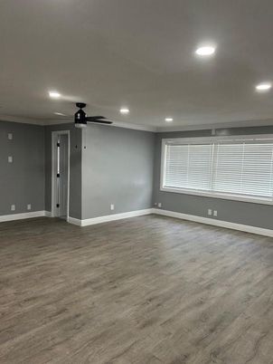 Empty room, Interior, Recessed Lighting, Wood Texture Flooring