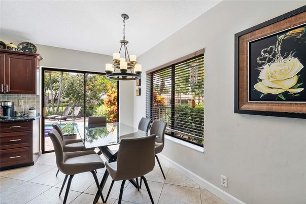 Chandelier, Dining room, Interior, Pendant Lights