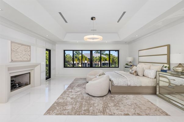 Bedroom, Fireplace, Interior, Pendant Lights, Recessed Lighting
