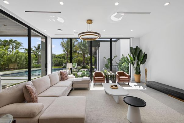 Interior, Living room, Pendant Lights, Recessed Lighting