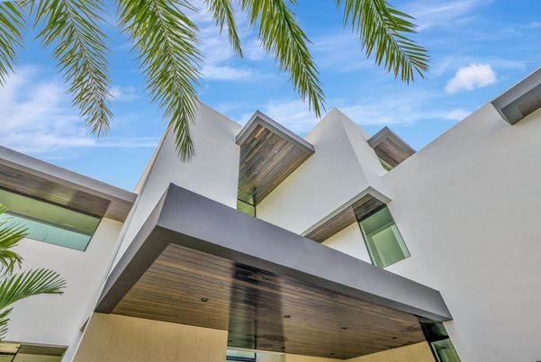 Exterior, Facade, Modern