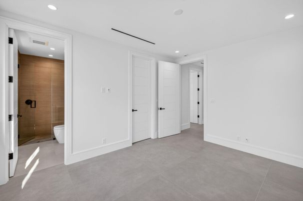 Bathroom, Empty room, Interior, Recessed Lighting
