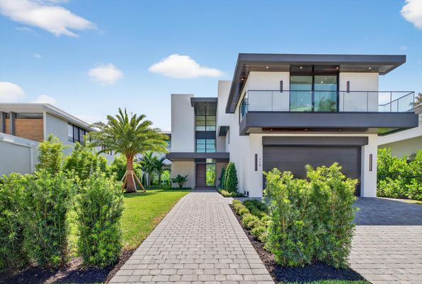 Attached, Exterior, Facade, Modern