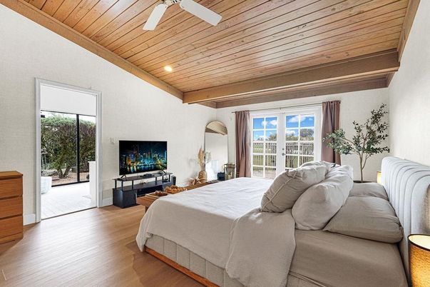 Bedroom, Interior, Recessed Lighting, Wooden Beams, Wooden Ceilings, Wood Texture Flooring