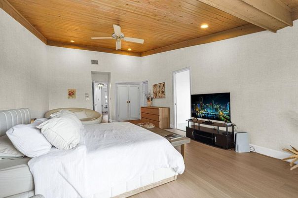 Bedroom, Interior, Recessed Lighting, Wooden Beams, Wooden Ceilings, Wood Texture Flooring