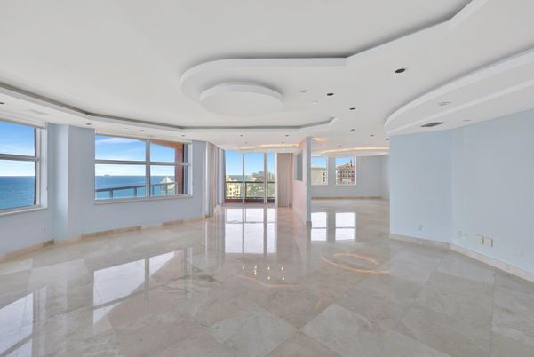Empty room, Interior, Recessed Lighting, Water