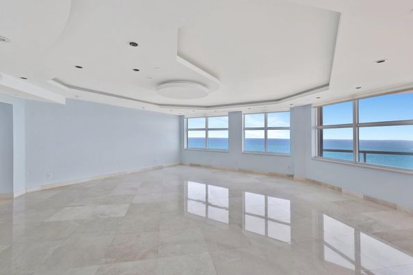 Empty room, Interior, Recessed Lighting, Water
