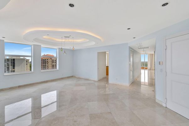 Empty room, Interior, Pendant Lights, Recessed Lighting