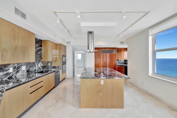 Interior, Kitchen, Recessed Lighting, Water