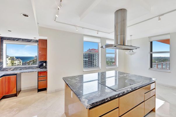 Interior, Kitchen, Recessed Lighting, Water