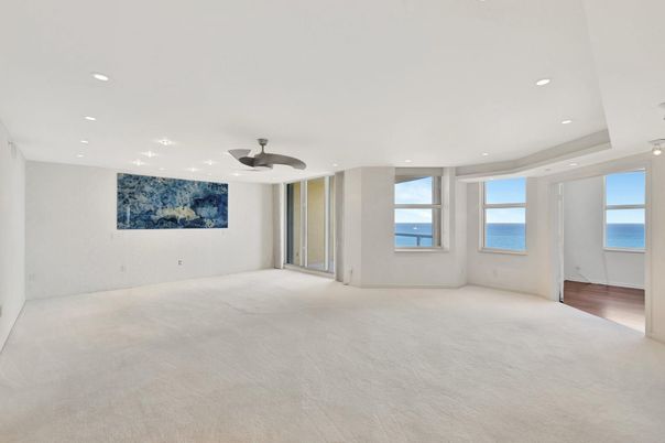 Empty room, Interior, Recessed Lighting, Water