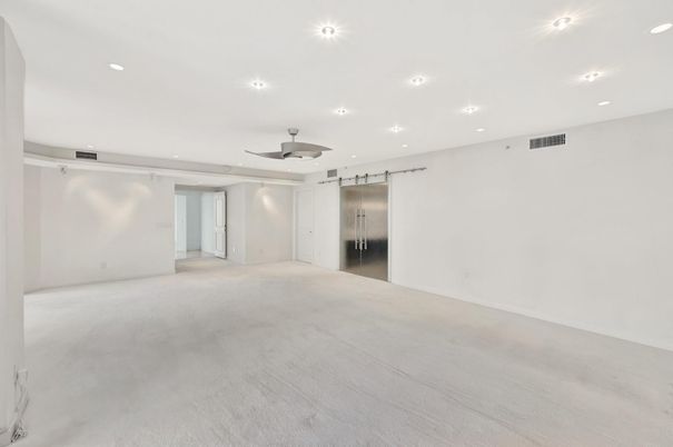 Empty room, Interior, Recessed Lighting