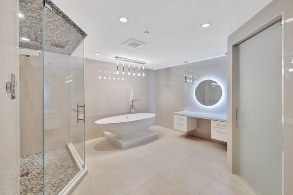 Bathroom, Free Standing Baths, Glass Shower, Interior, Pendant Lights, Recessed Lighting