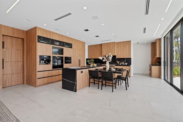 Dining room, Interior, Kitchen, Recessed Lighting, Stainless Steel Appliances