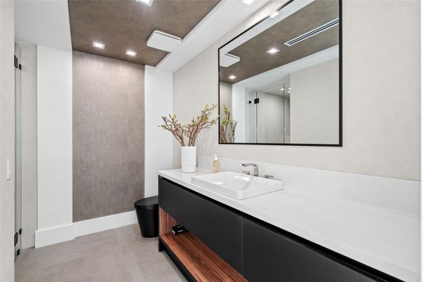 Bathroom, Interior, Recessed Lighting