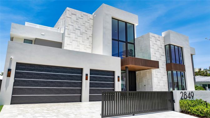 Attached, Exterior, Facade, Modern