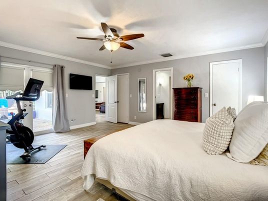 Bedroom, Fitness Equipment, Interior, Wood Texture Flooring