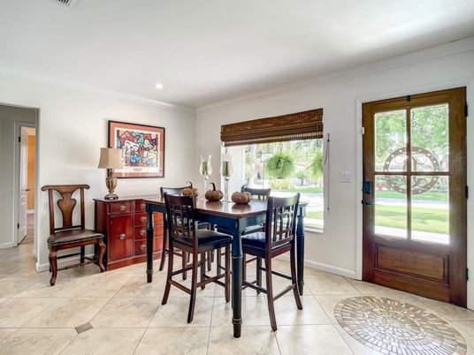 Dining room, Interior, Recessed Lighting