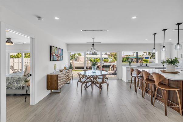 Chandelier, Dining room, Interior, Pendant Lights, Recessed Lighting, Wood Texture Flooring