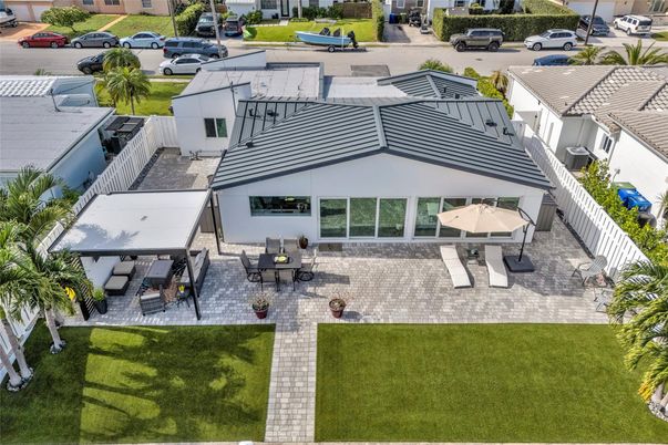 Exterior, Drone