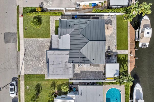 Exterior, Drone