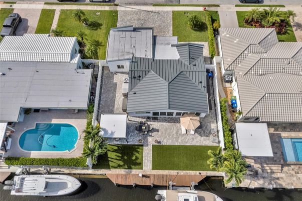 Exterior, Drone