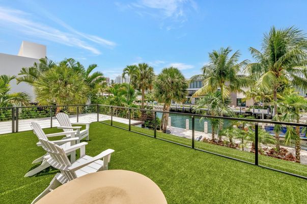 Backyard, Exterior, Water