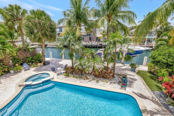 Exterior, Pool, Water