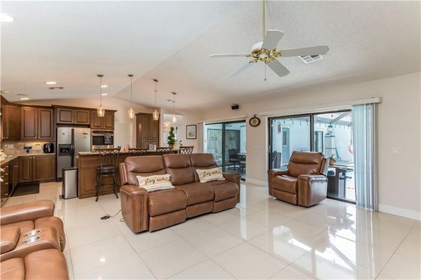 Interior, Kitchen, Living room, Pendant Lights, Recessed Lighting, Stainless Steel Appliances