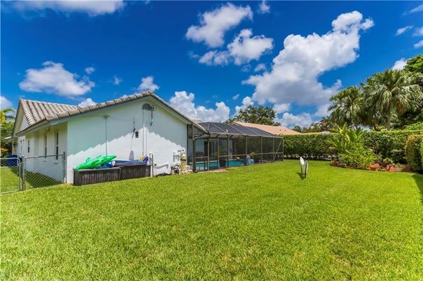 Backyard, Exterior, Hot Tub