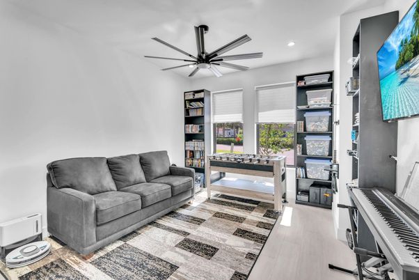 Interior, Piano, Recessed Lighting, Wood Texture Flooring