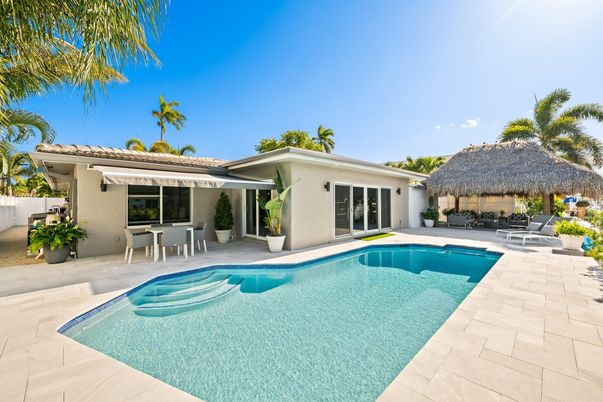 Exterior, Pool