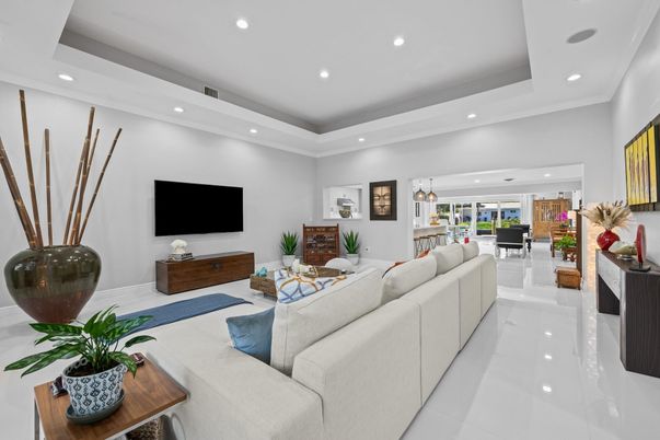 Interior, Living room, Pendant Lights, Piano, Recessed Lighting