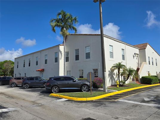 Exterior, Facade, Spanish Mediterranean